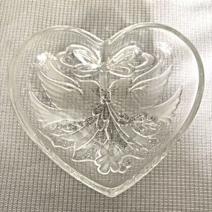 Vintage Gorham Christmas Cardinals Heart Shape Frosted Crystal Holiday Dish